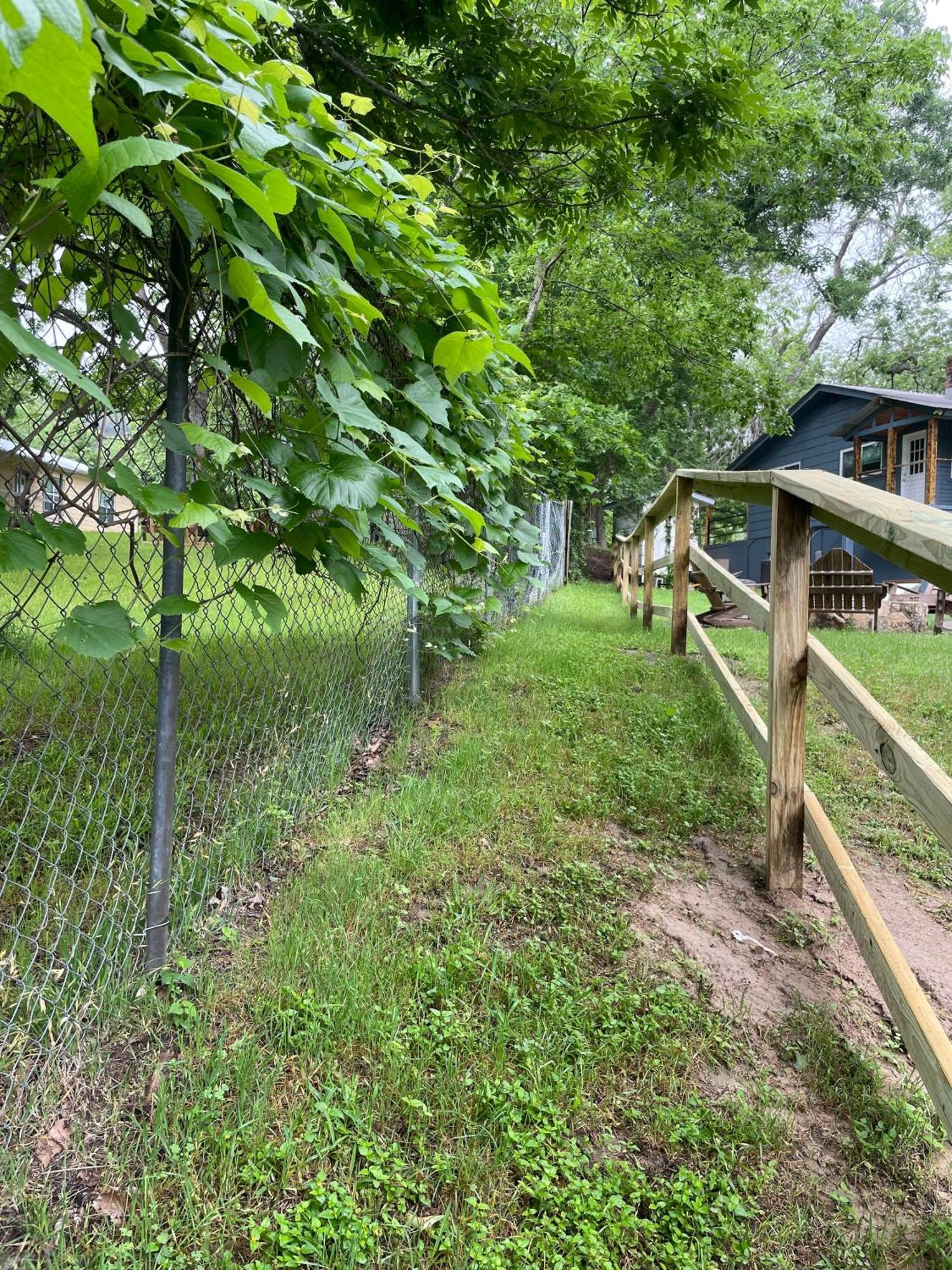 Rv Located On Private Property, Providing Access To The Guadalupe River, Accommodates Up To 5 Guests New Braunfels Exteriör bild